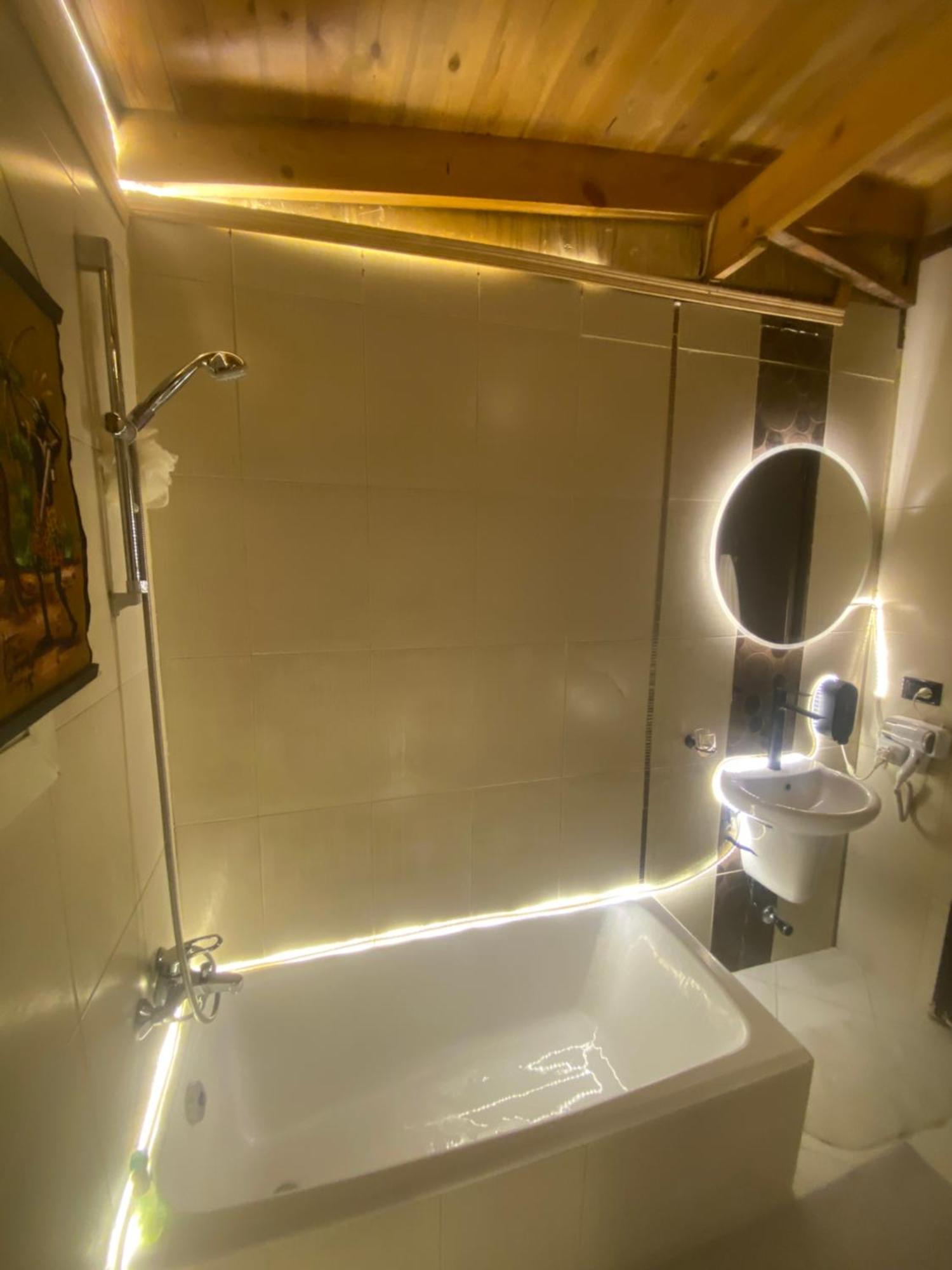 Airport Rooftop Club Luxurious Rooms And Studios Каир Экстерьер фото